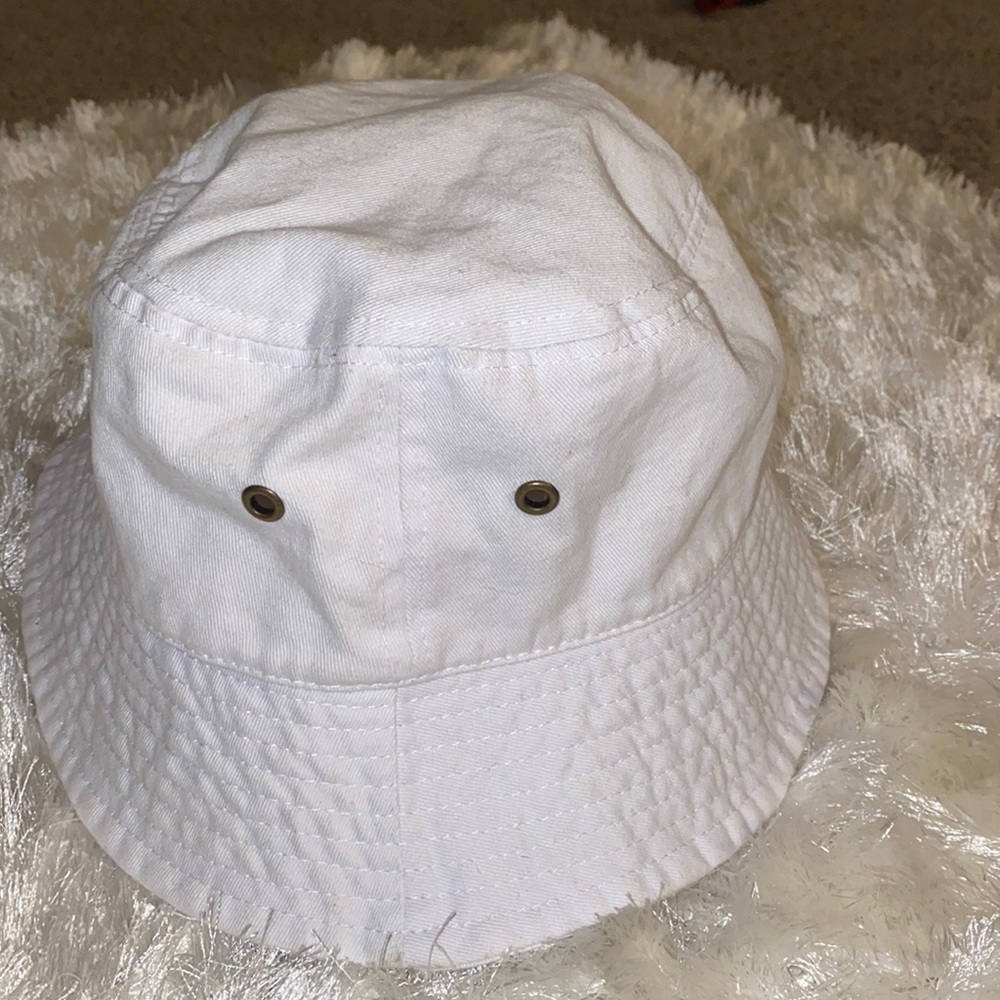 White bucket hat